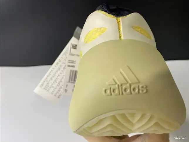 YEEZY V3 700 SRPHYM